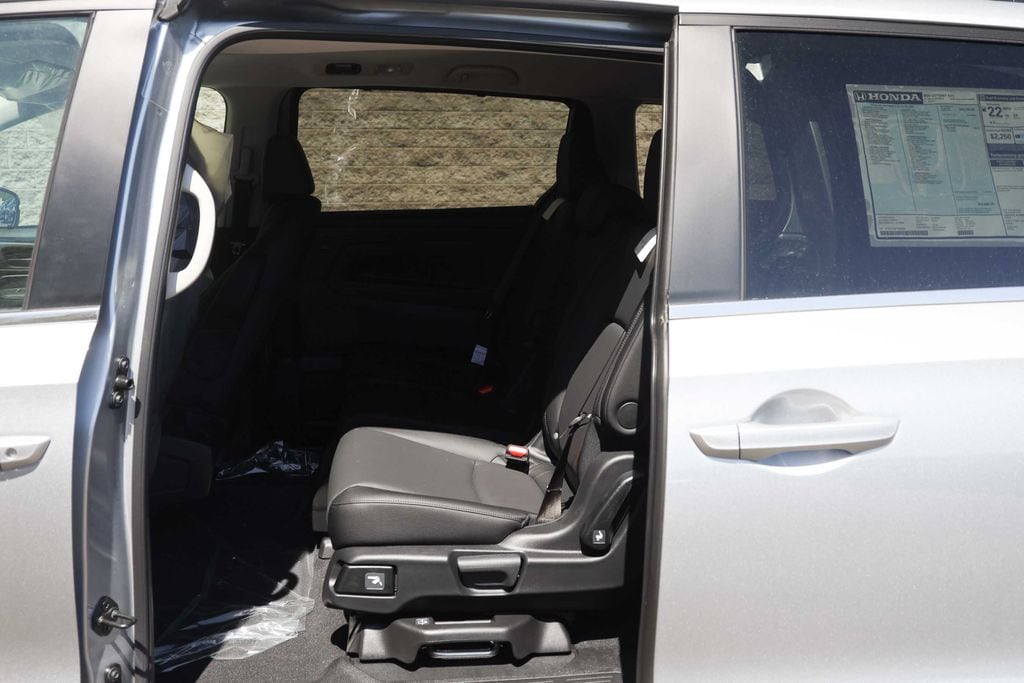 2026 Honda Odyssey EX-L - Photo 9