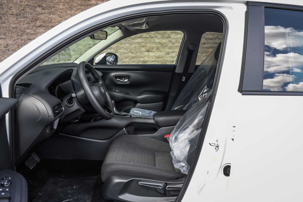 2026 Honda HR-V LX - Photo 12