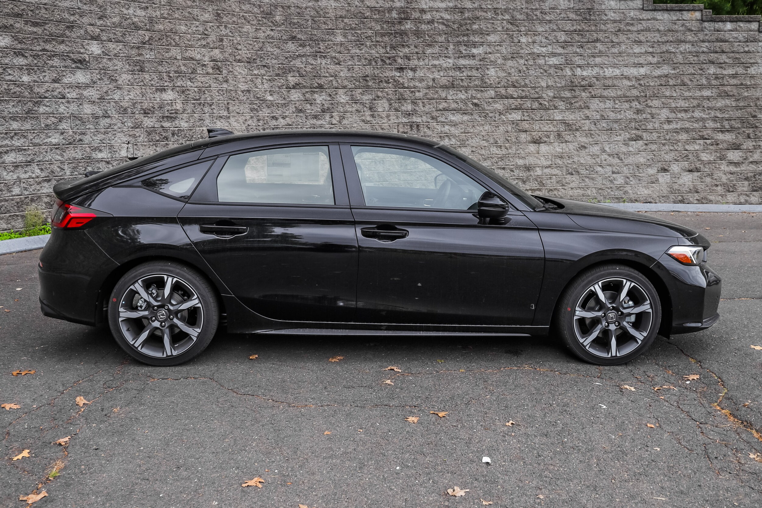 2025 Honda Civic Hybrid Sport Touring photo 2
