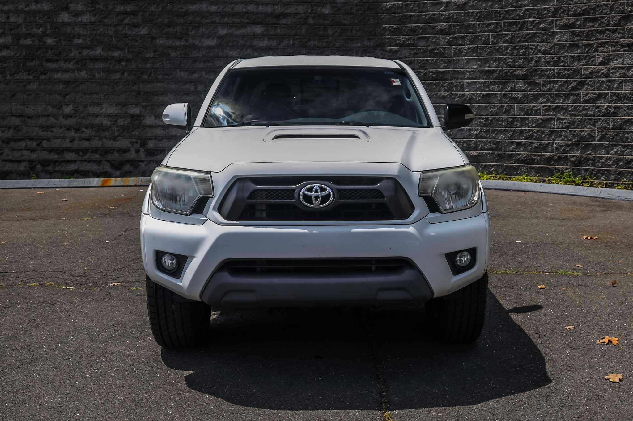 Used 2014 Toyota Tacoma Base with VIN 3TMMU4FN4EM064028 for sale in Simsbury, CT