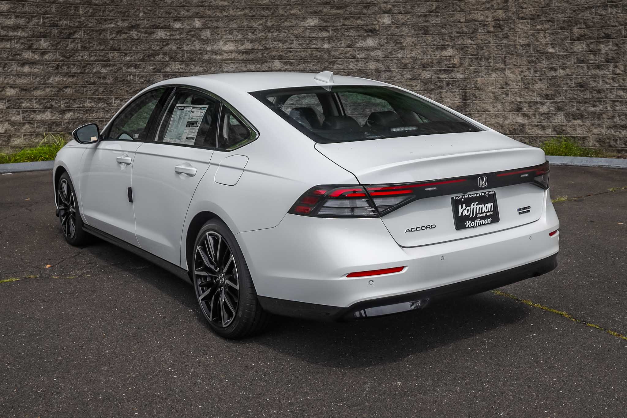 2025 Honda Accord Hybrid Touring photo 4