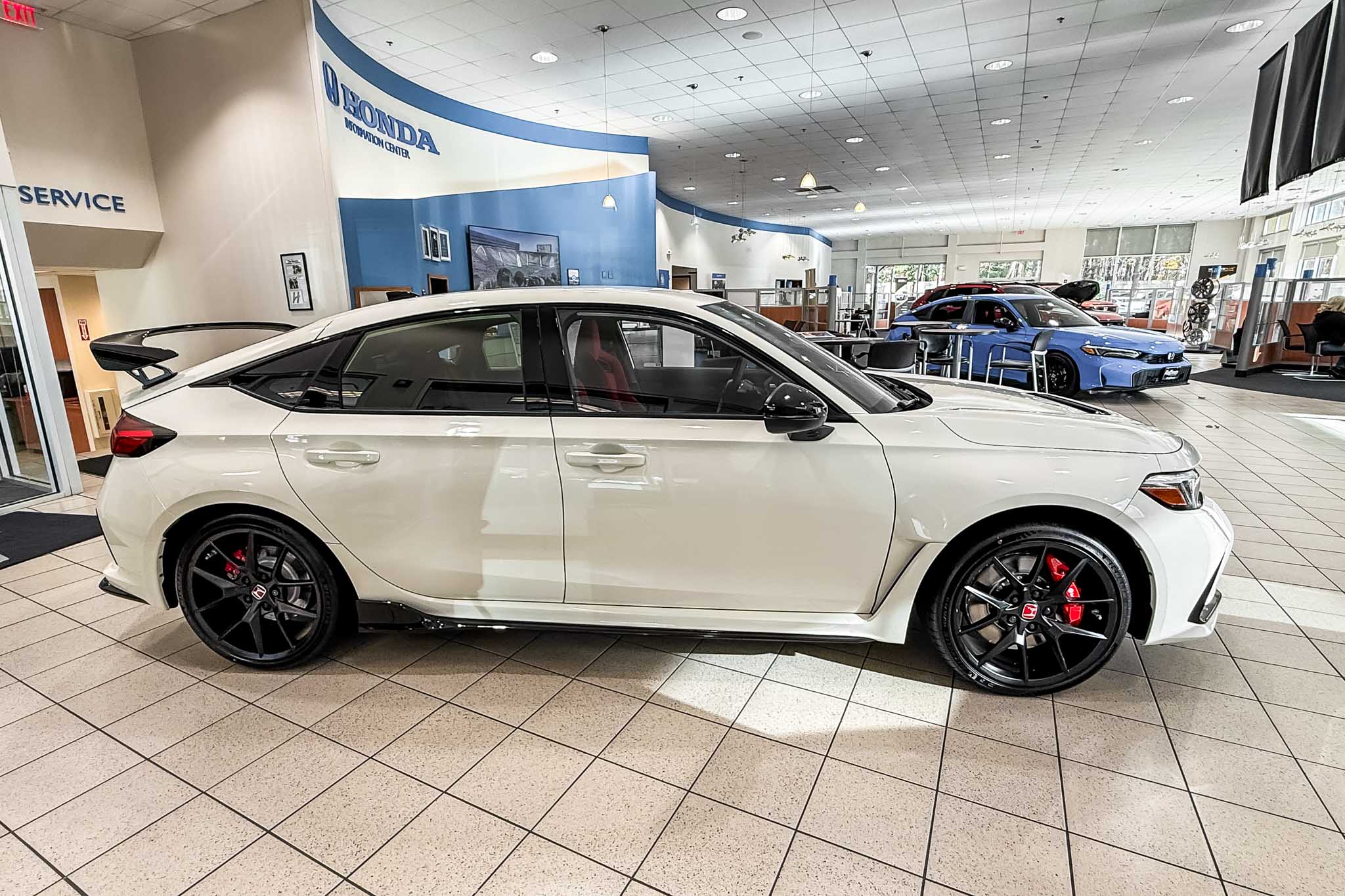 2025 Honda Civic Type R photo 2