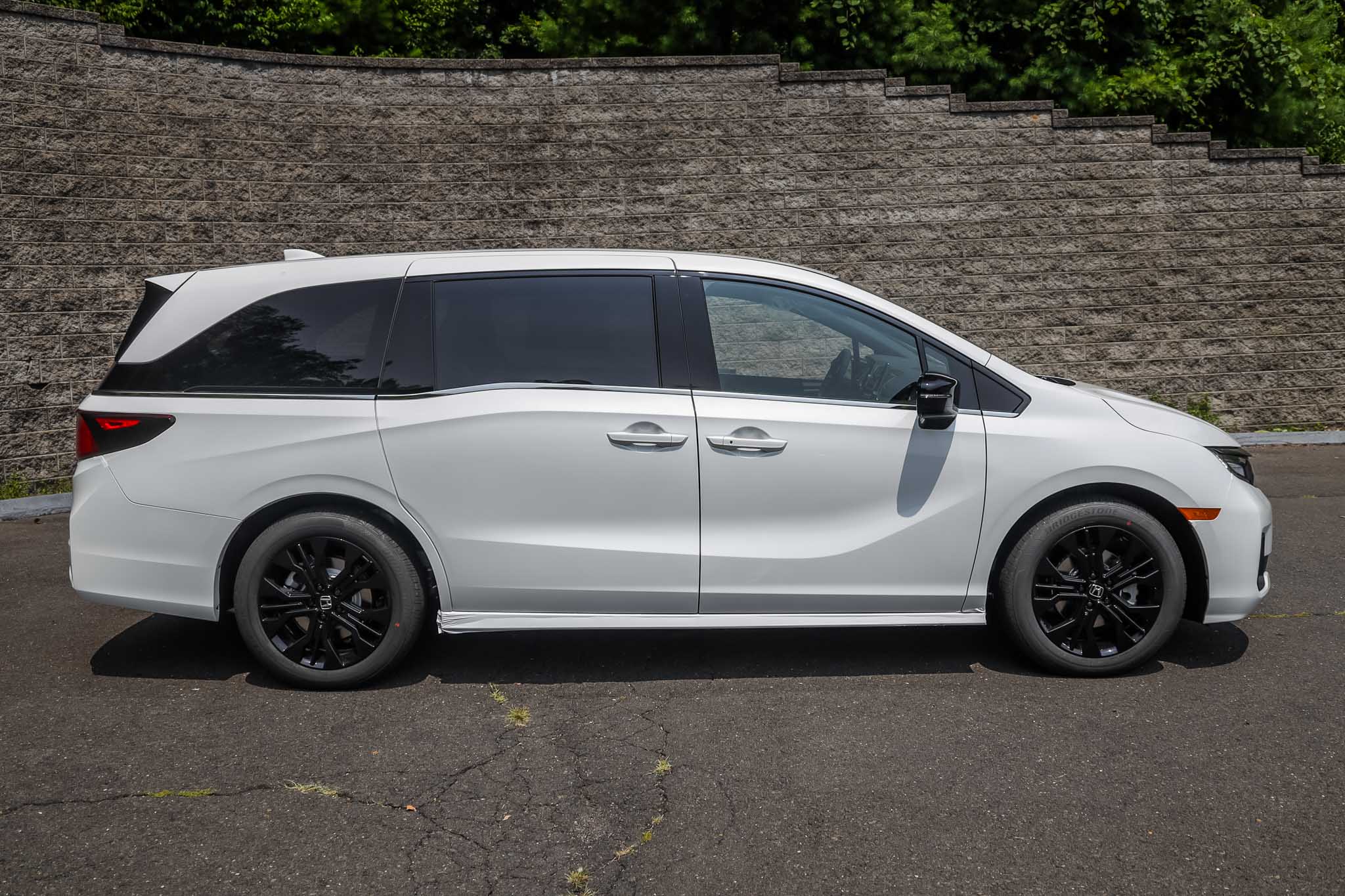 2026 Honda Odyssey photo 2