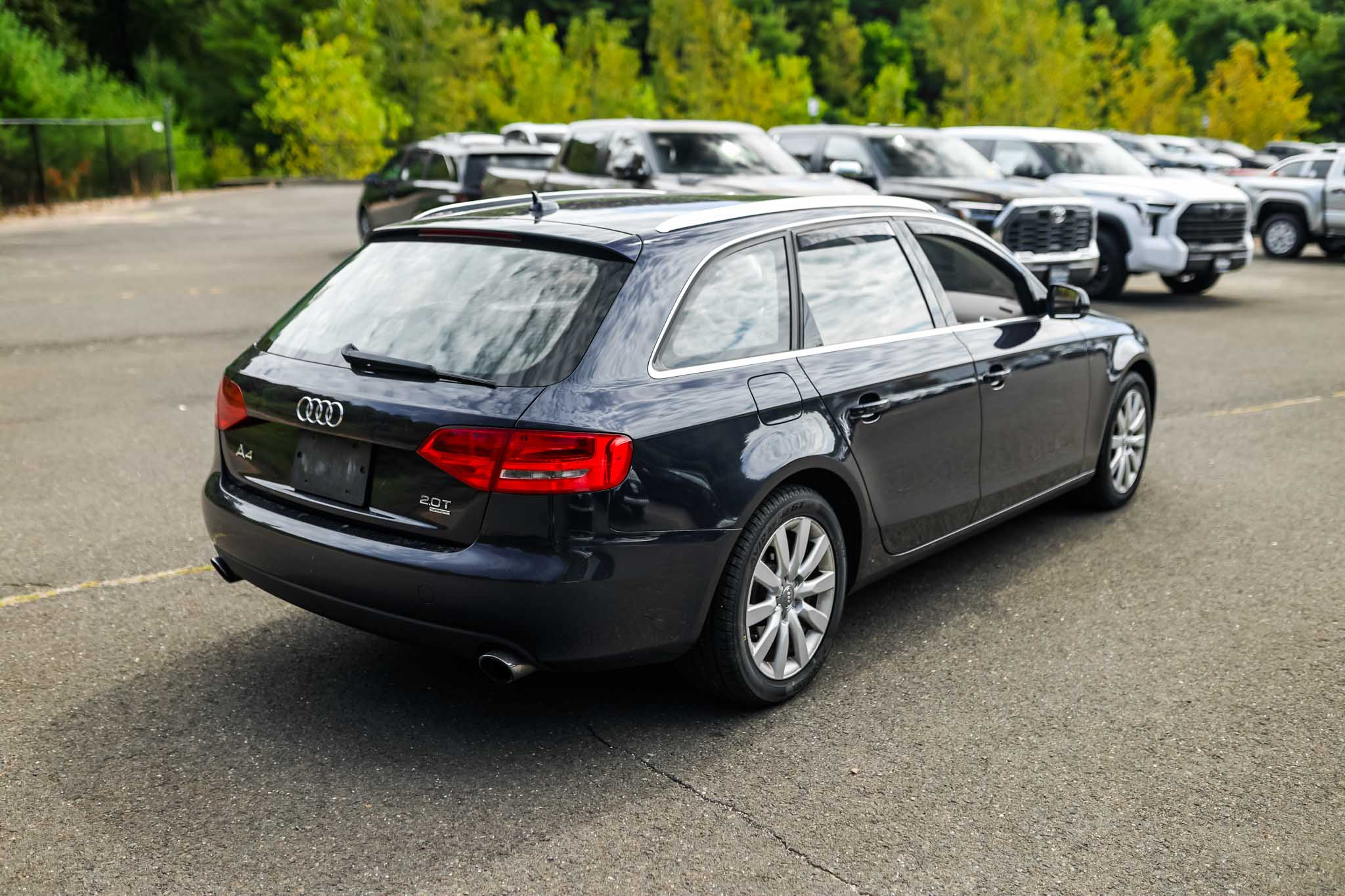 2010 Audi A4 2.0T Avant Premium Plus photo 2
