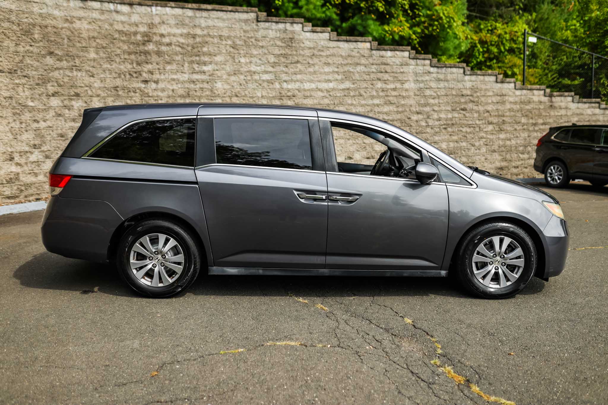 2015 Honda Odyssey EX photo 3