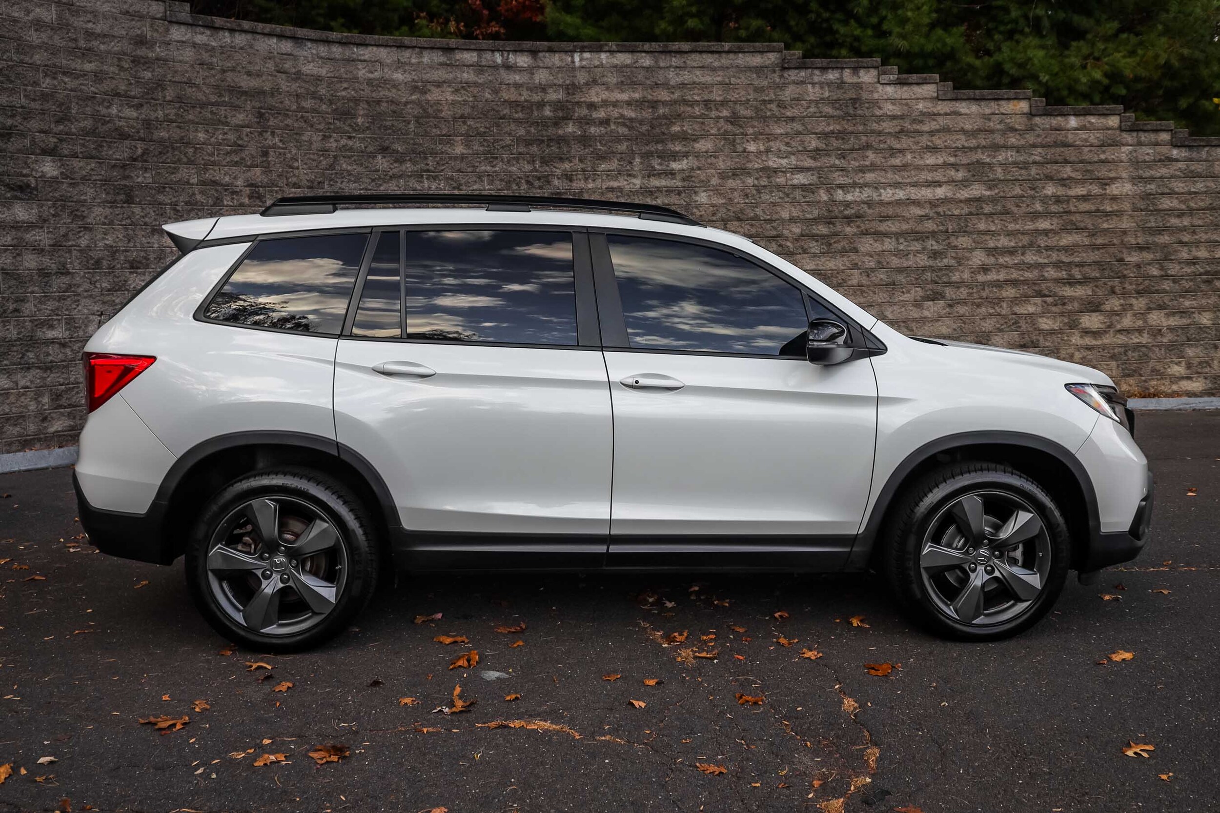 2021 Honda Passport Touring photo 2