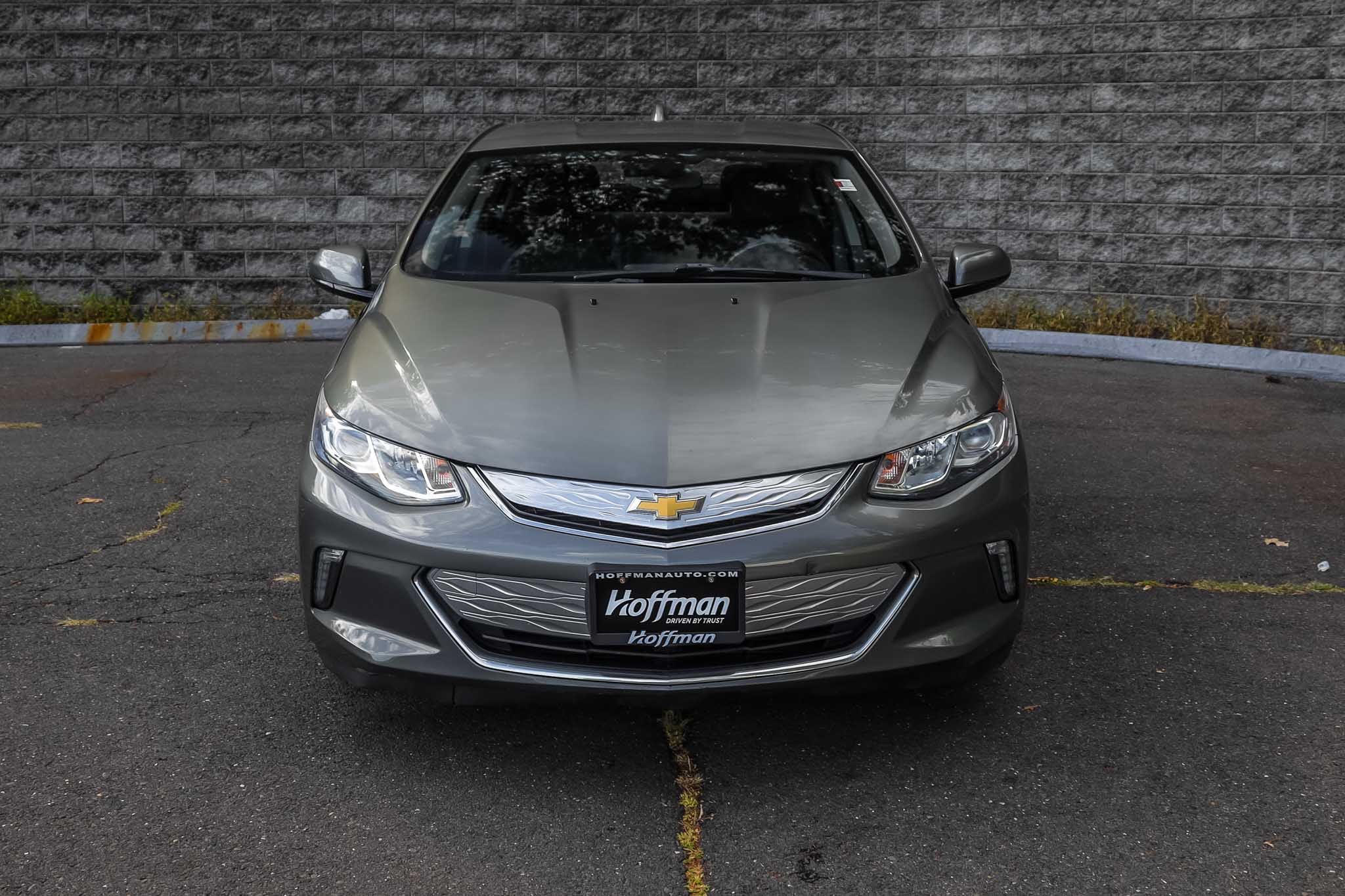2016 Chevrolet Volt LT photo 2