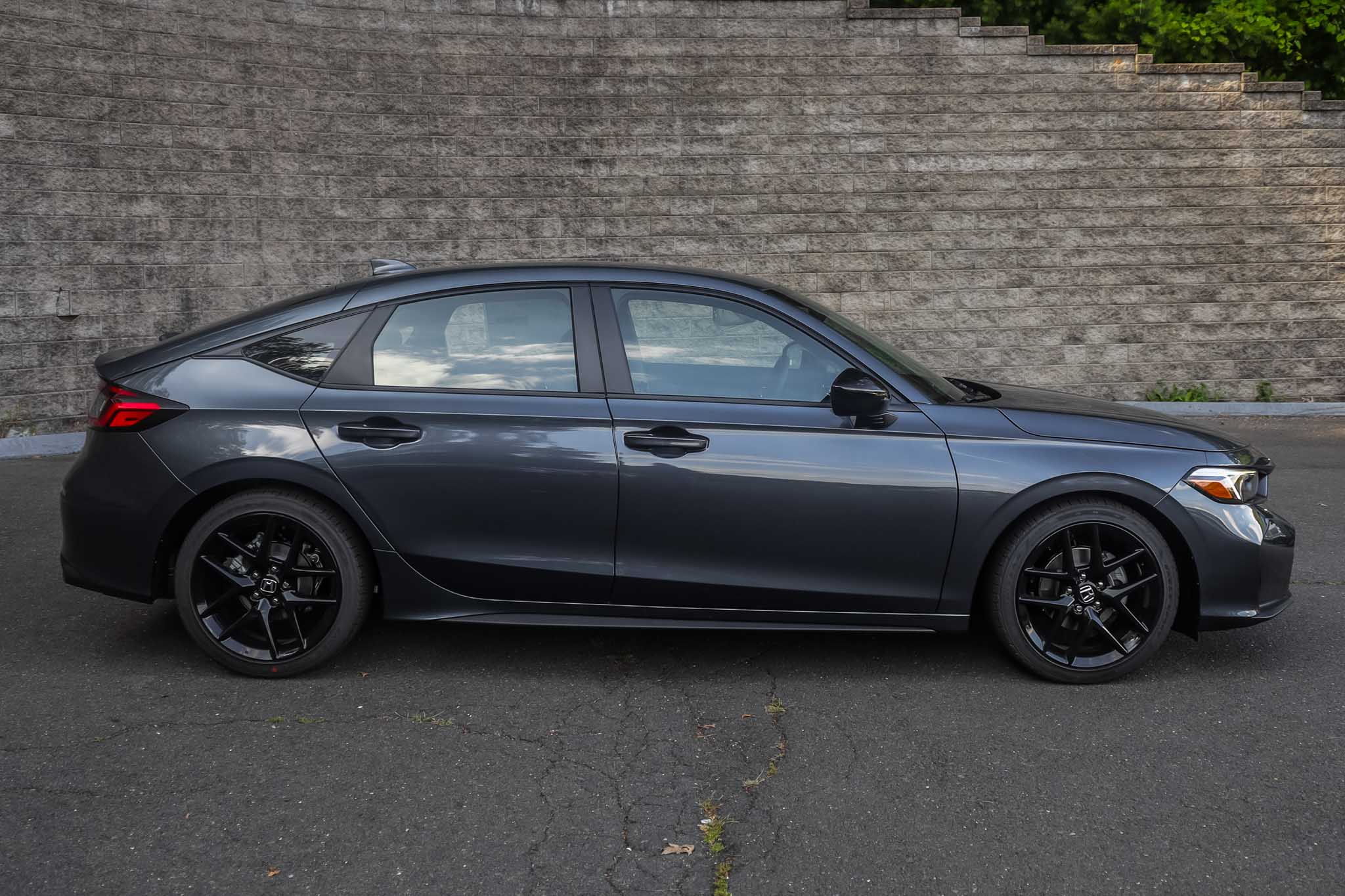 2025 Honda Civic Sport Hatchback photo 2