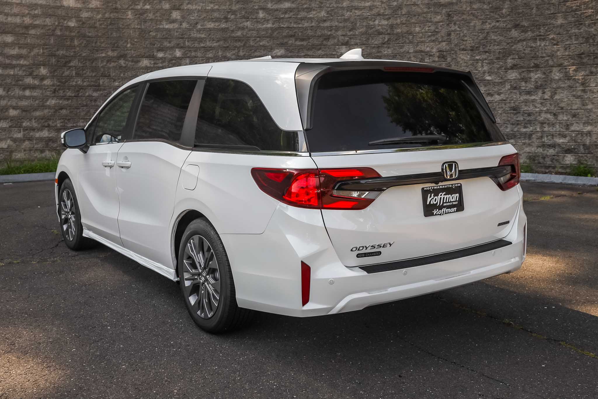 2025 Honda Odyssey Touring photo 4