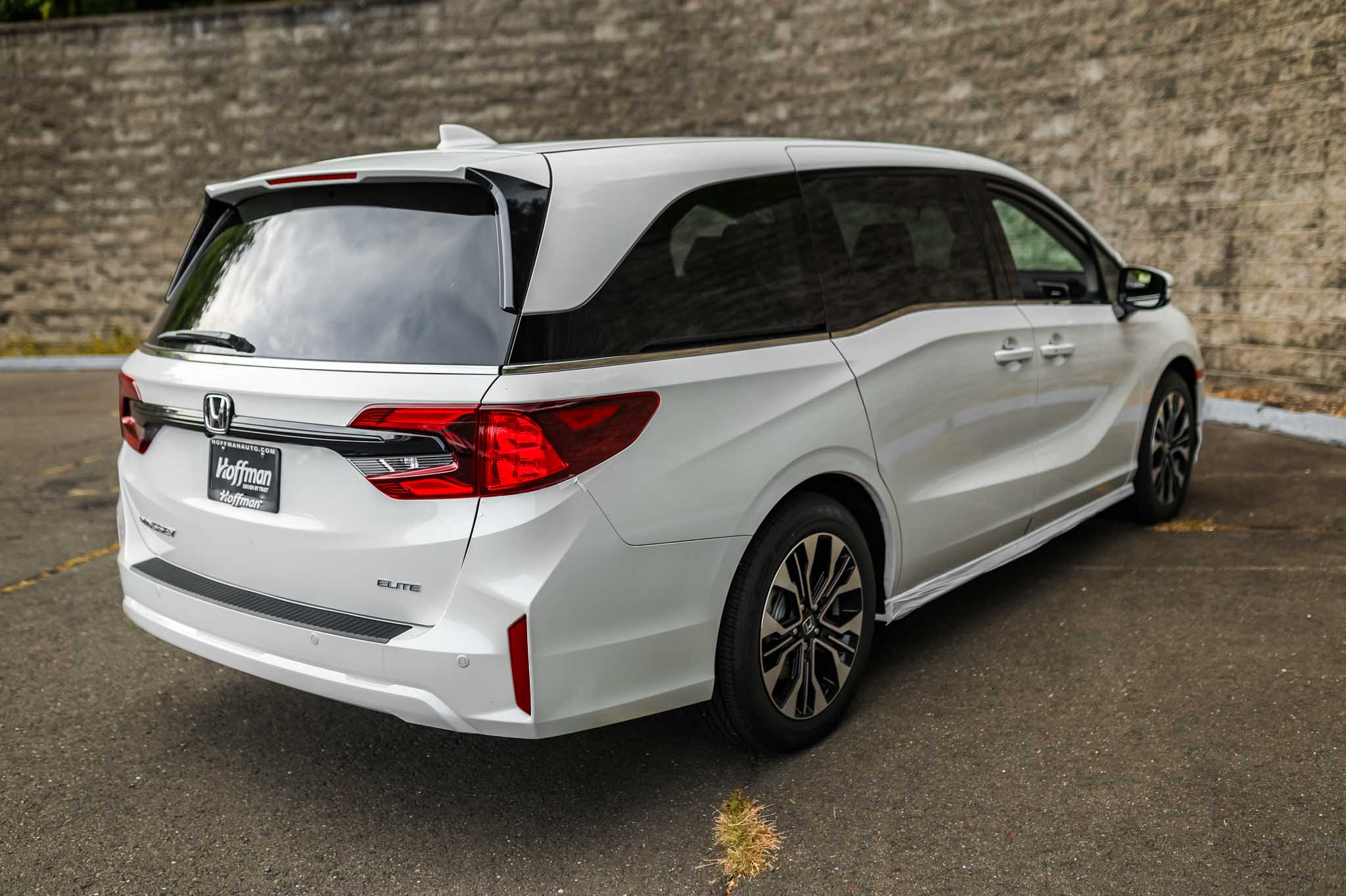 2026 Honda Odyssey Elite photo 3