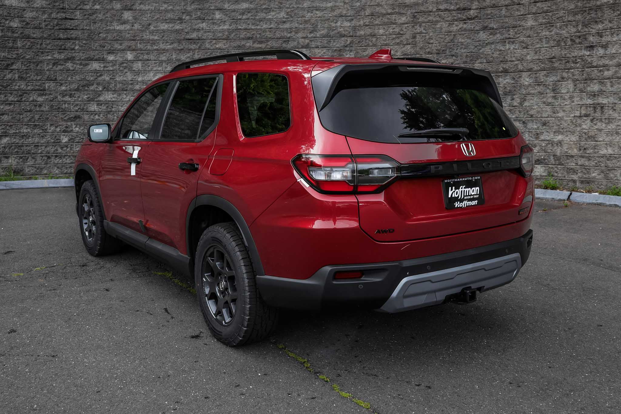 2025 Honda Pilot TrailSport photo 2