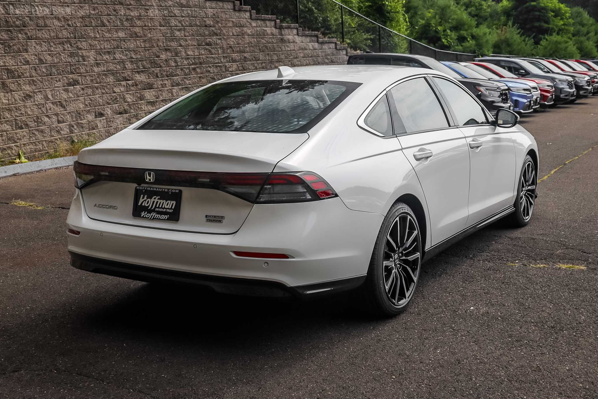 2025 Honda Accord Hybrid Touring photo 3
