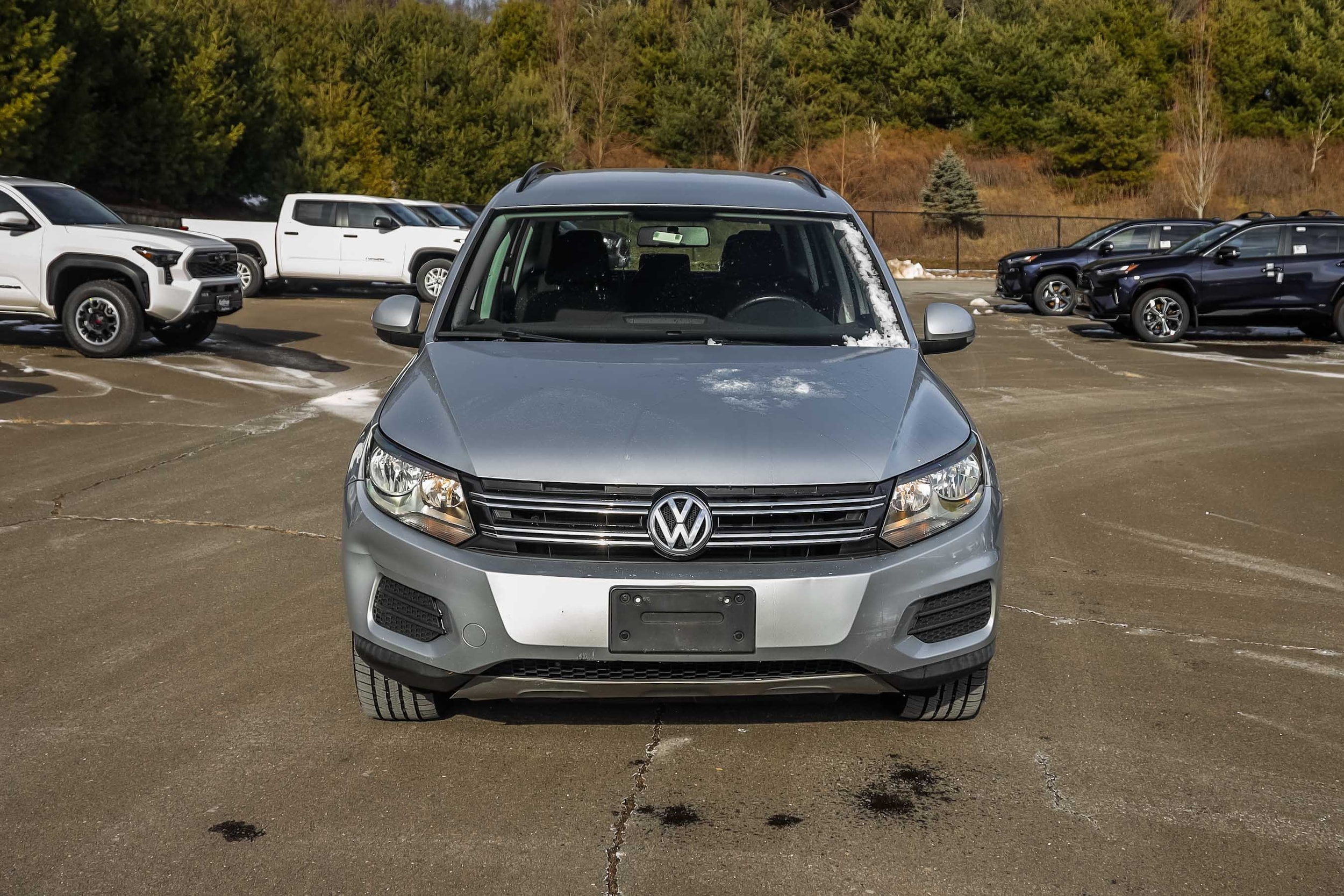 Used 2017 Volkswagen Tiguan Limited Base with VIN WVGBV7AX1HK049282 for sale in Simsbury, CT