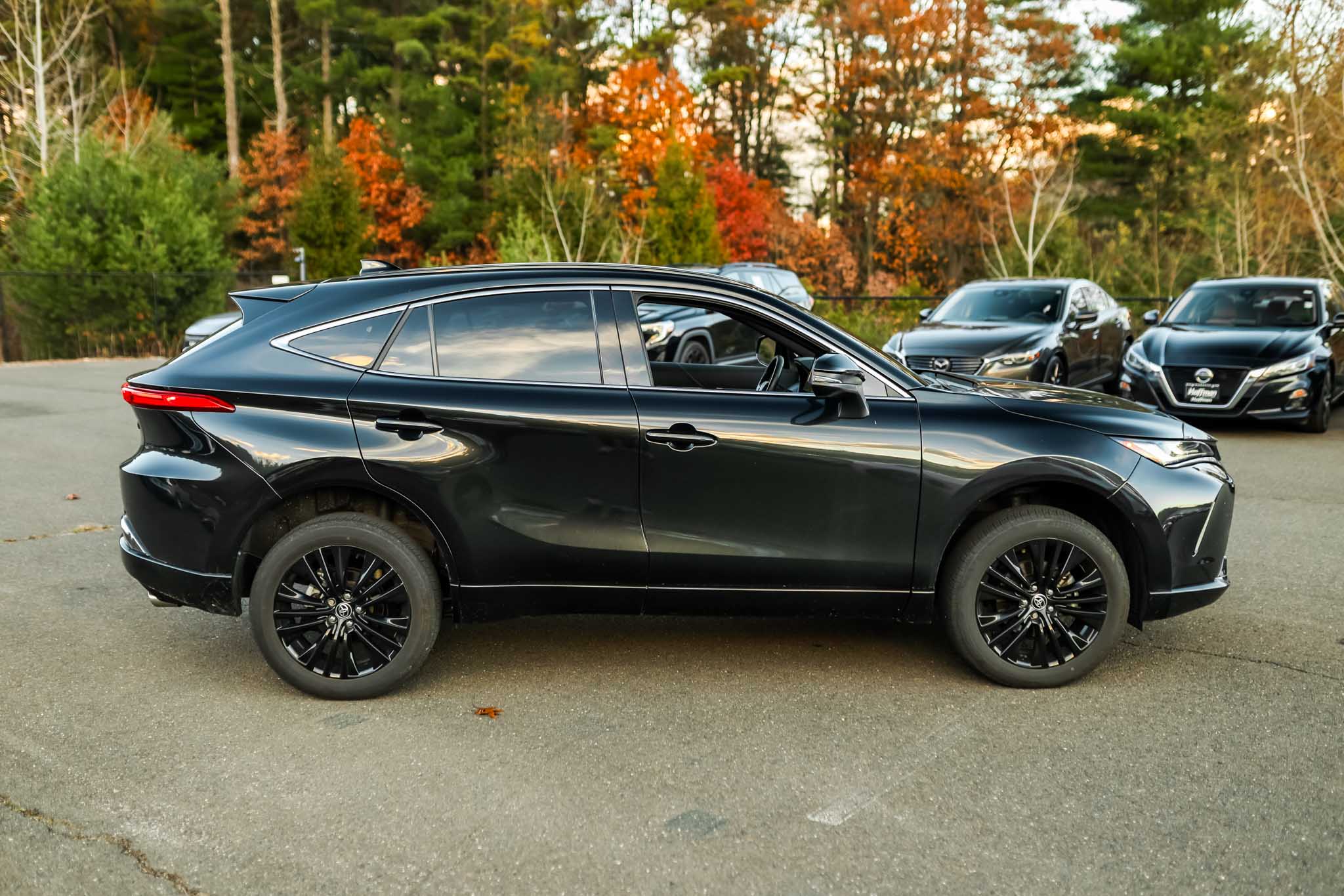 2024 Toyota Venza photo 2