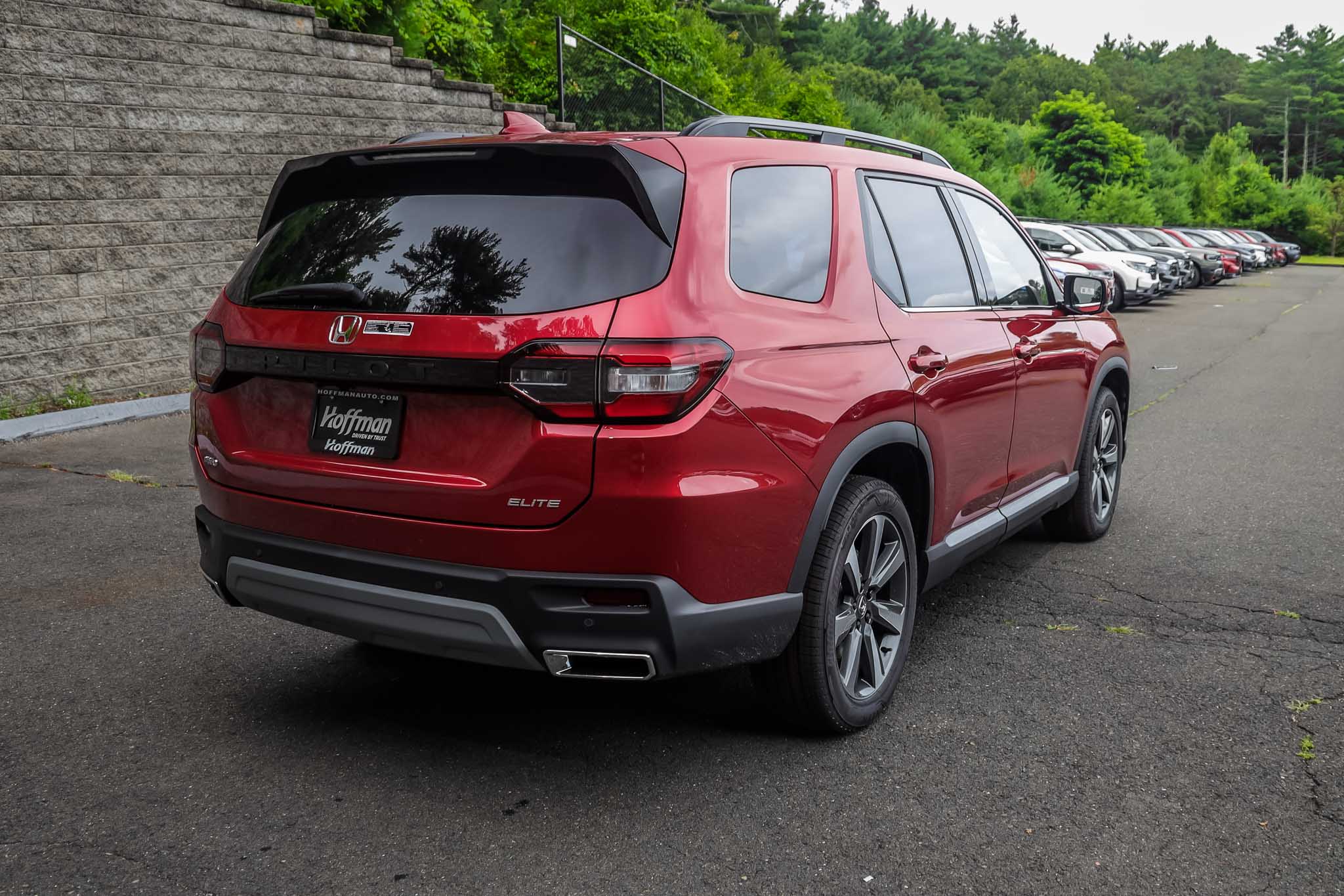 2025 Honda Pilot Elite photo 2