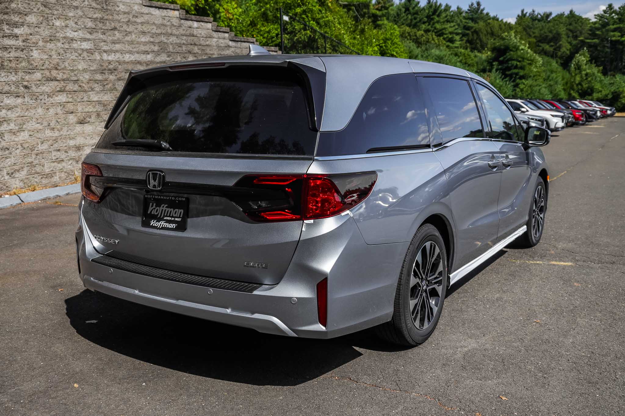 2026 Honda Odyssey Elite photo 3