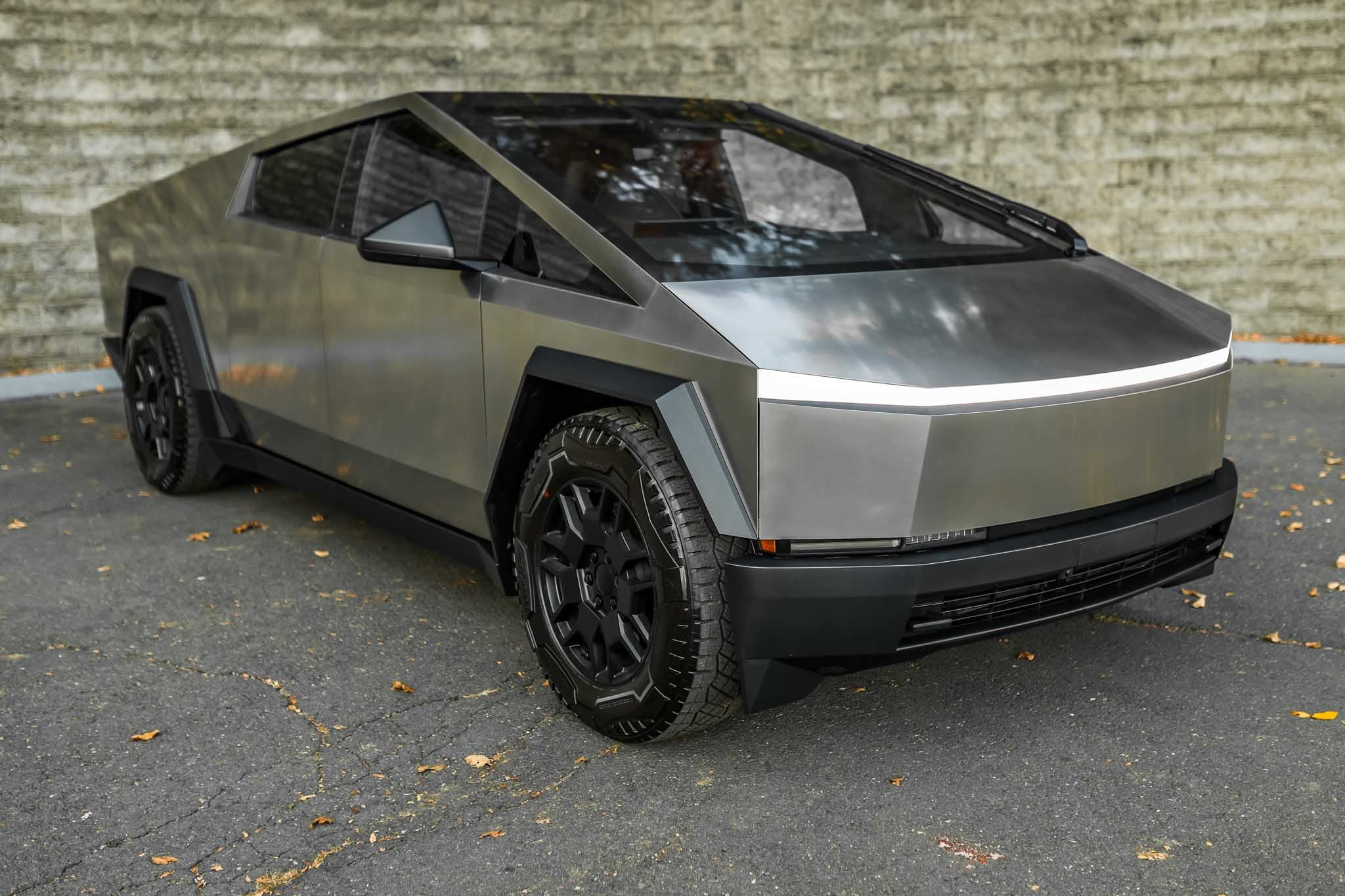 Used 2024 Tesla Cybertruck Base with VIN 7G2CEHED7RA009280 for sale in Simsbury, CT