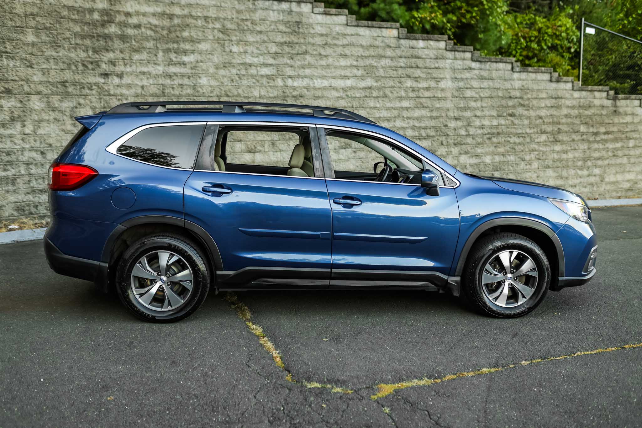 2019 Subaru Ascent Premium photo 2