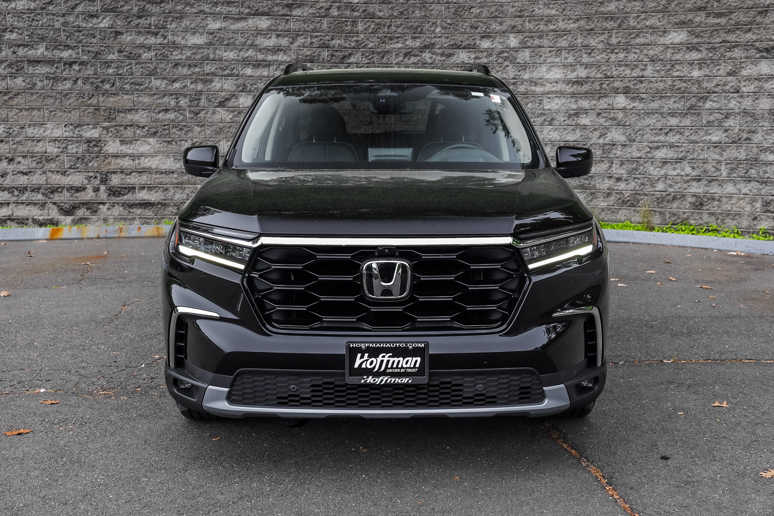 Used 2023 Honda Pilot Elite with VIN 5FNYG1H88PB025920 for sale in Simsbury, CT