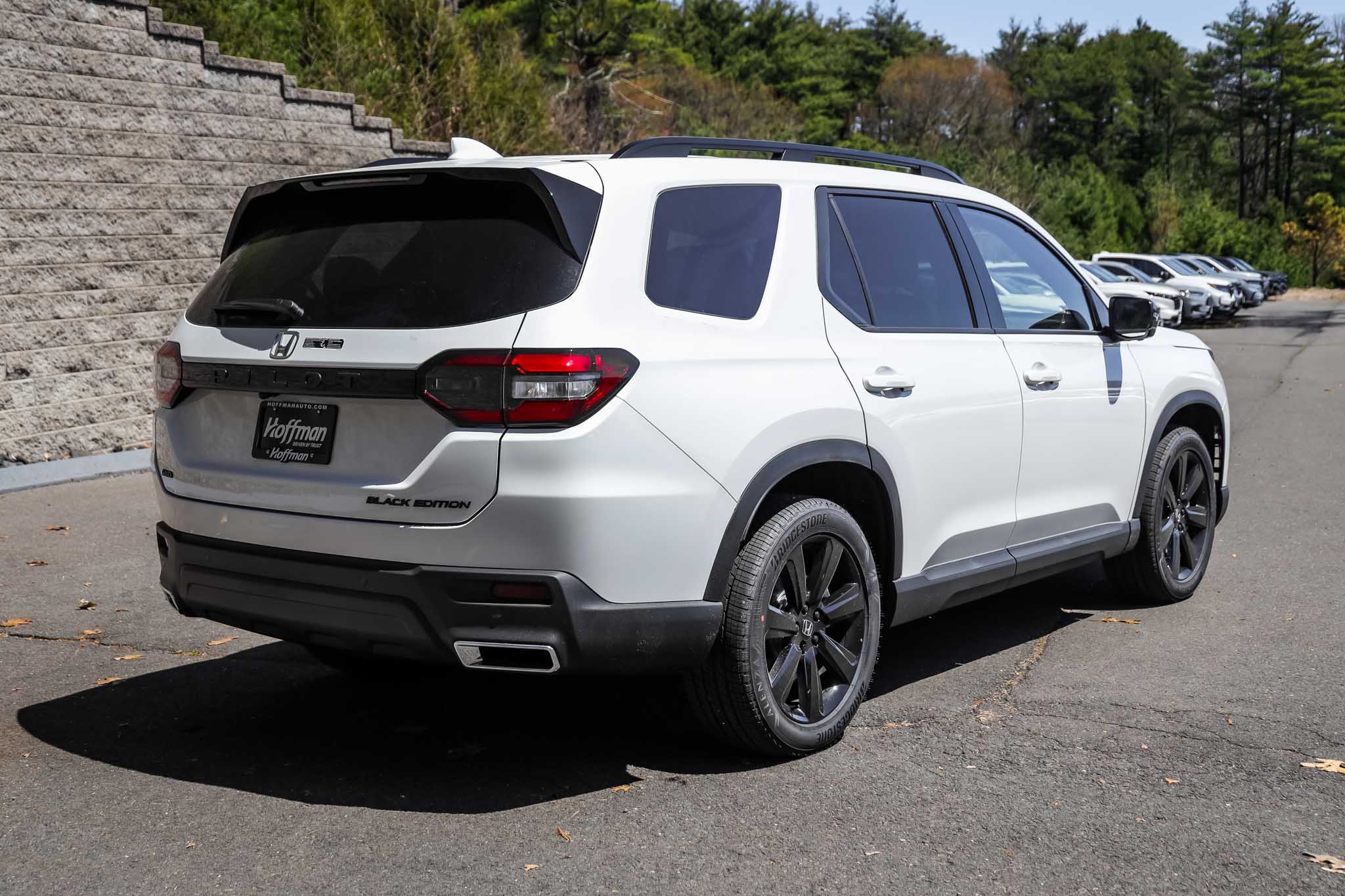 2025 Honda Pilot Black Edition photo 2