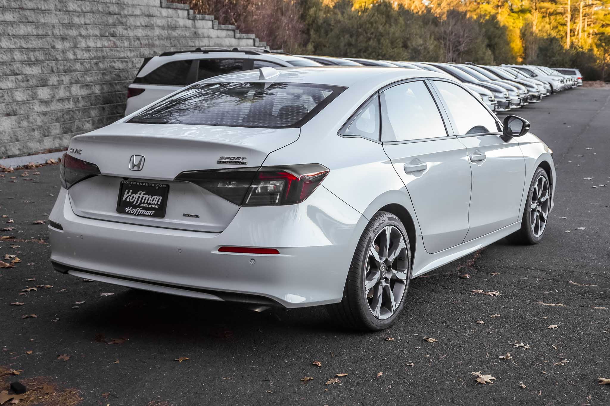 2025 Honda Civic Hybrid Sport Touring photo 3