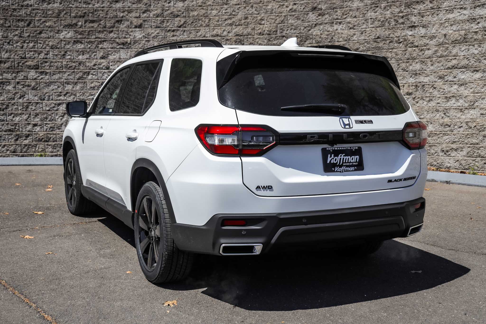2025 Honda Pilot Black Edition photo 3