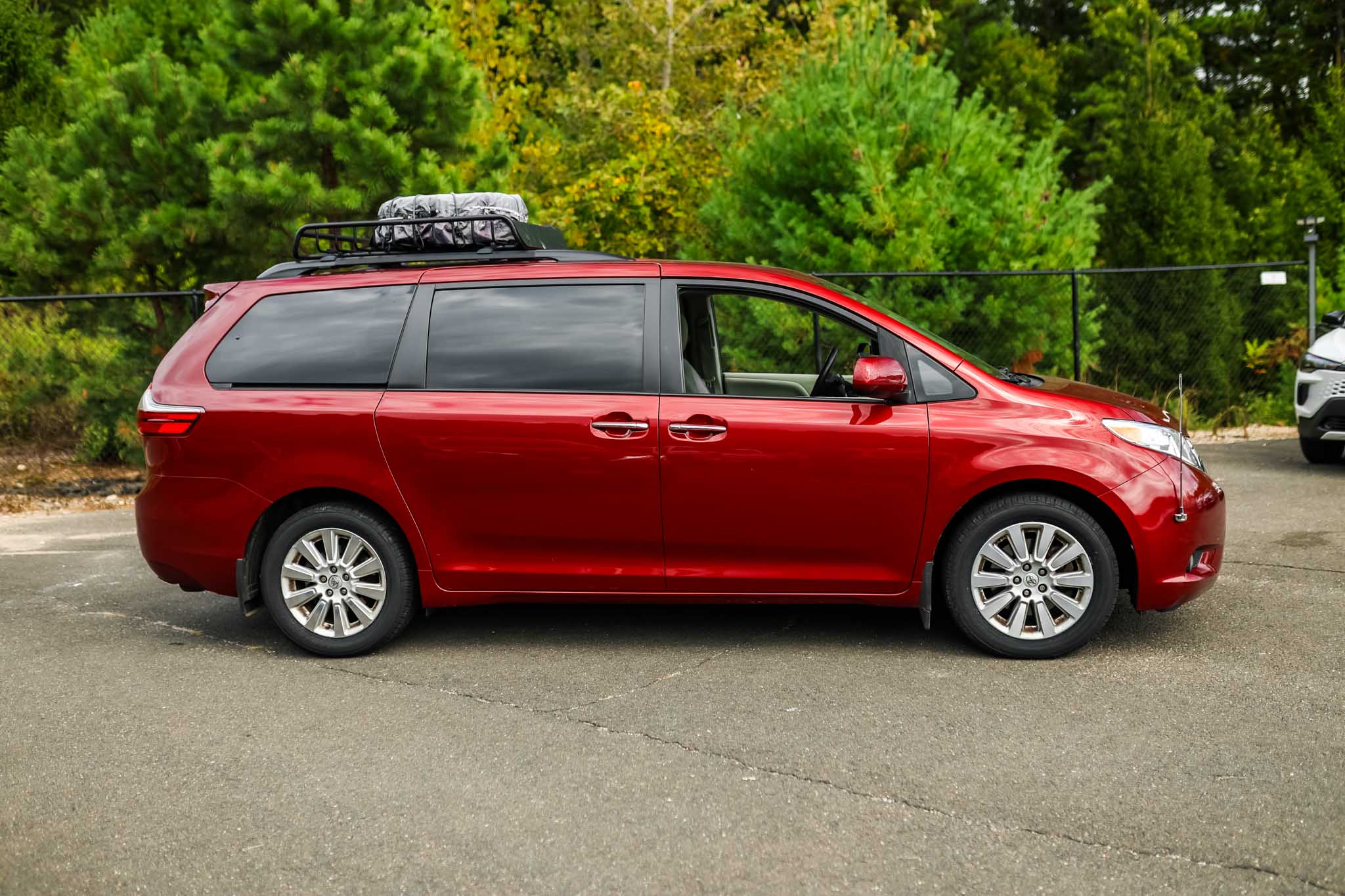 2015 Toyota Sienna photo 2