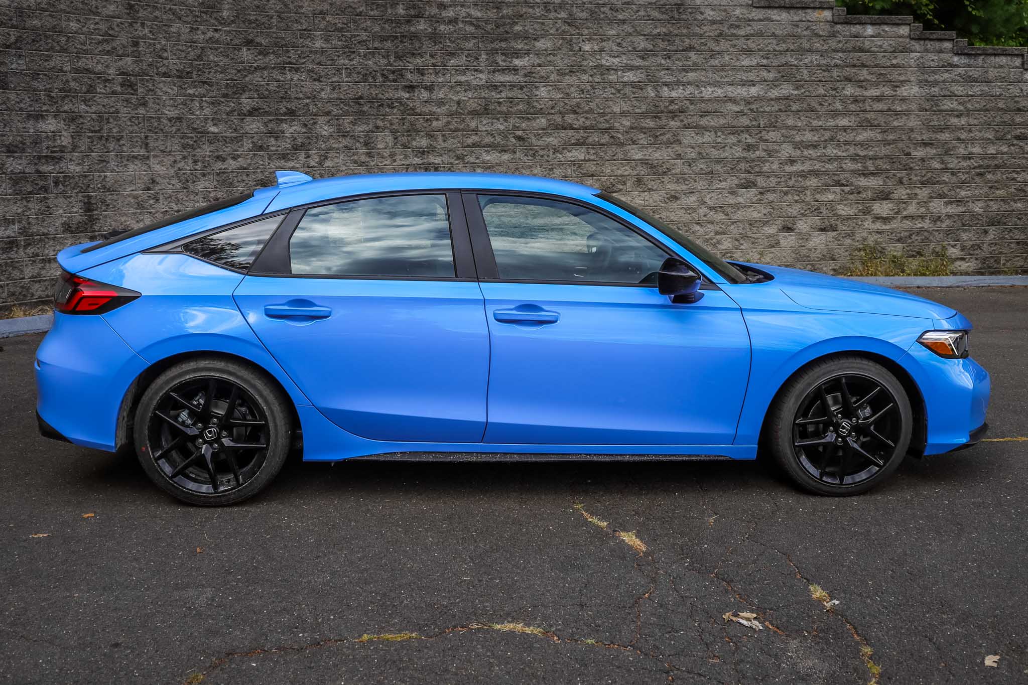 2025 Honda Civic Sport Hatchback photo 2
