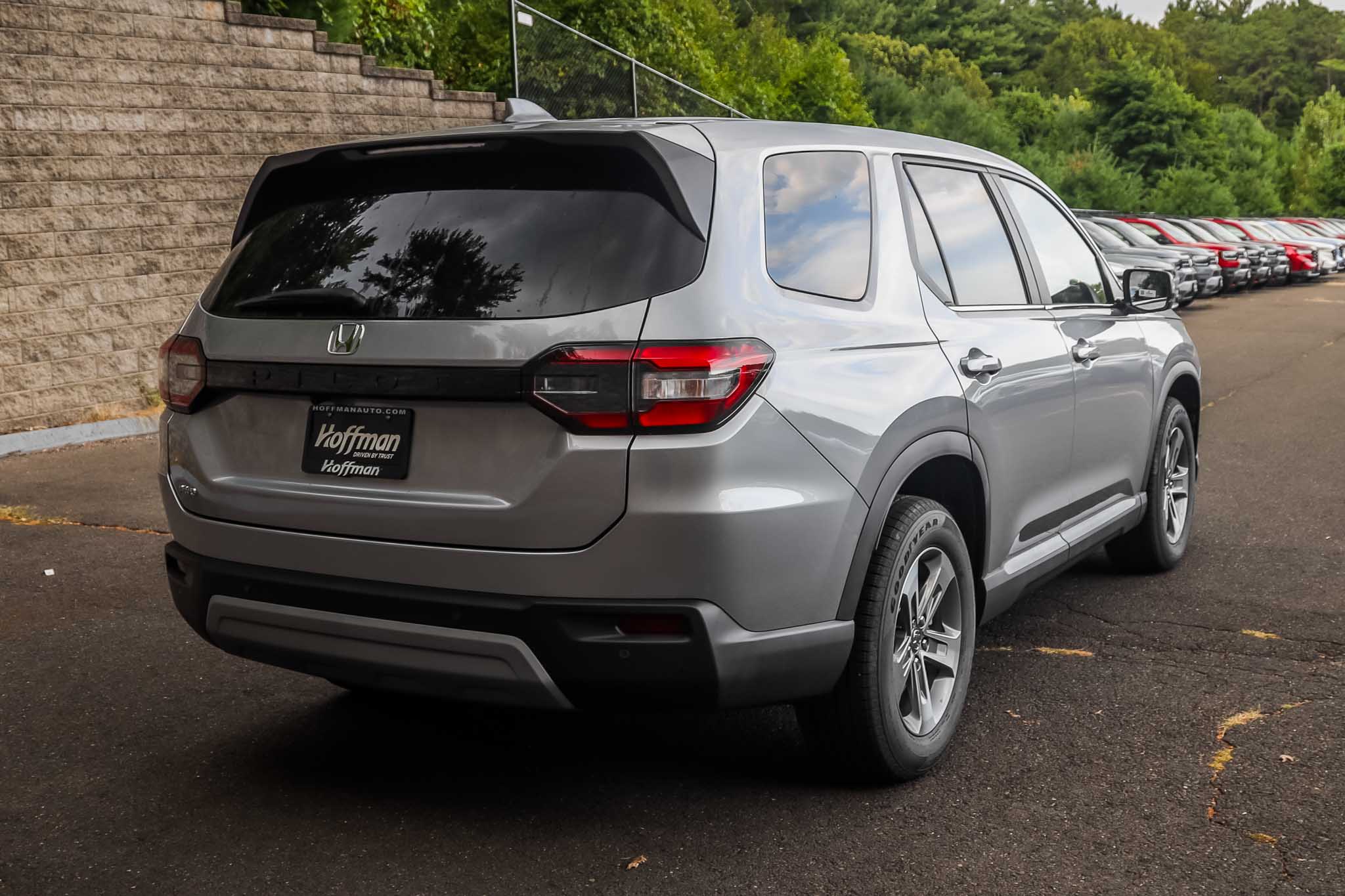 2025 Honda Pilot EX-L photo 2