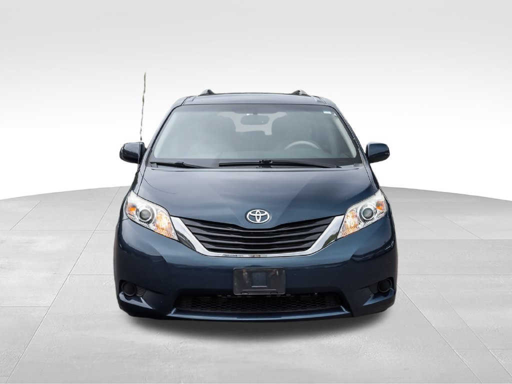 Used 2011 Toyota Sienna LE with VIN 5TDJK3DC5BS004159 for sale in Simsbury, CT