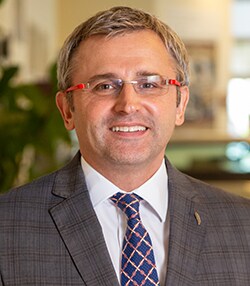 Staff member Benjamin Podchaiski from 331ee5984370