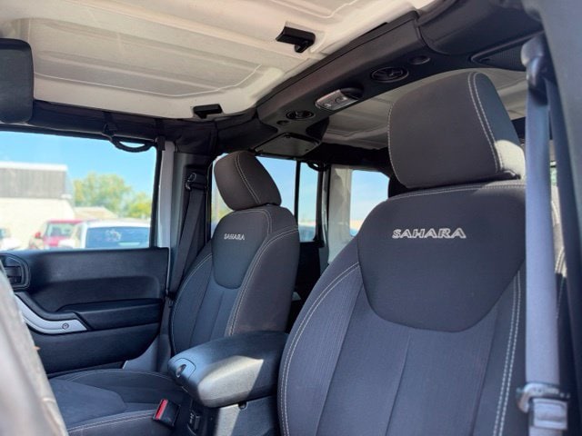 2016 Jeep Wrangler Unlimited Sahara - Photo 16