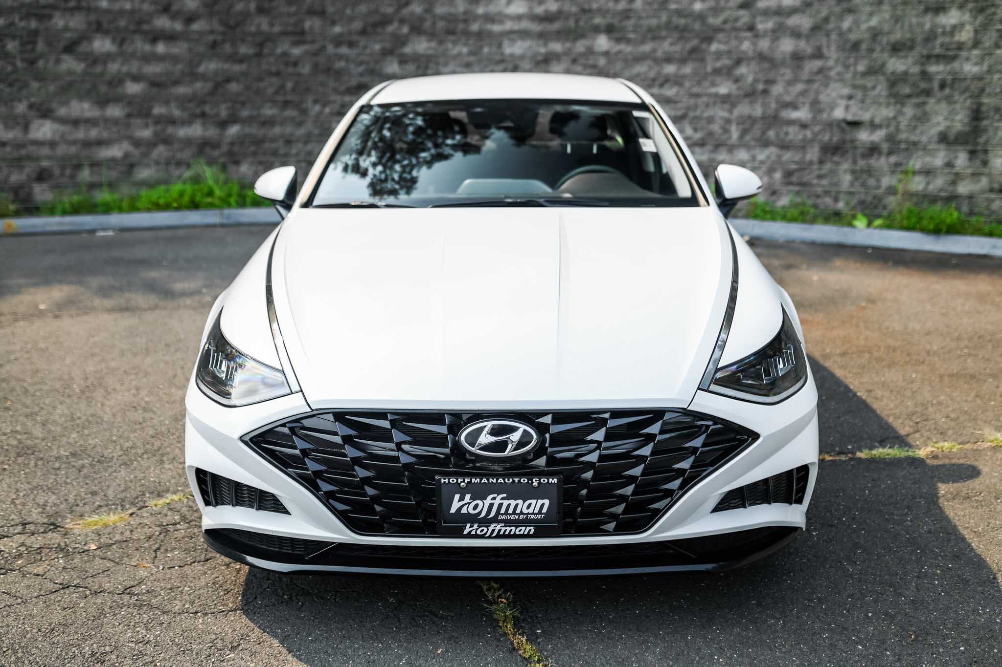 2022 Hyundai Sonata SEL photo 2