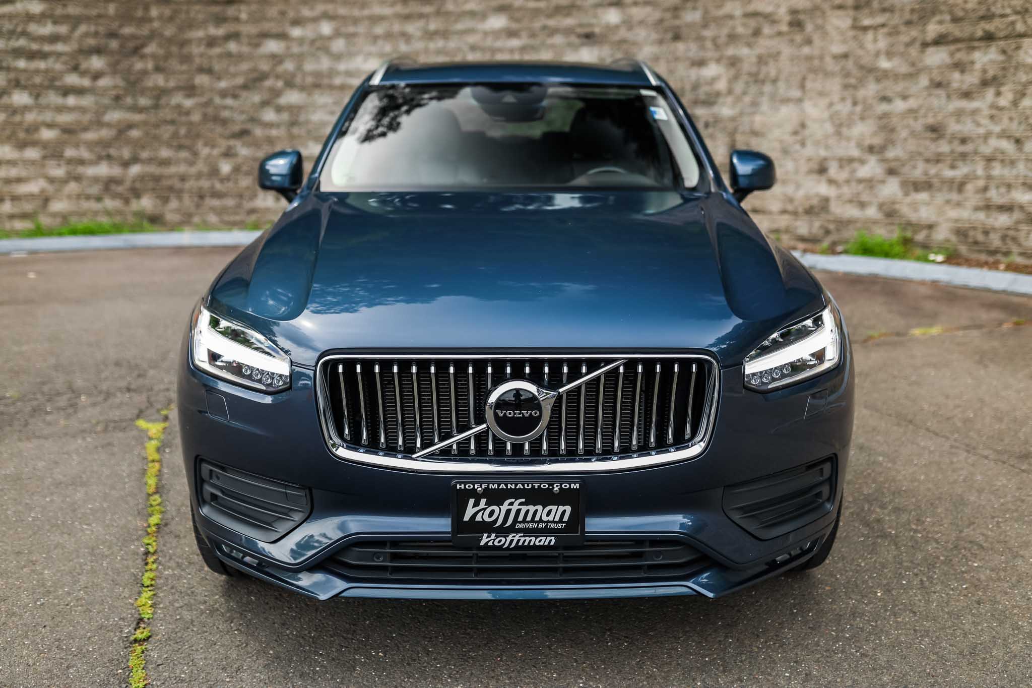 2021 Volvo XC90 T6 Momentum photo 2