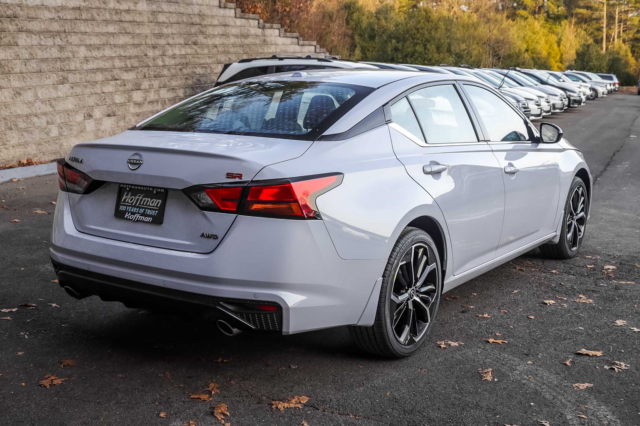 2025 Nissan Altima SR photo 3