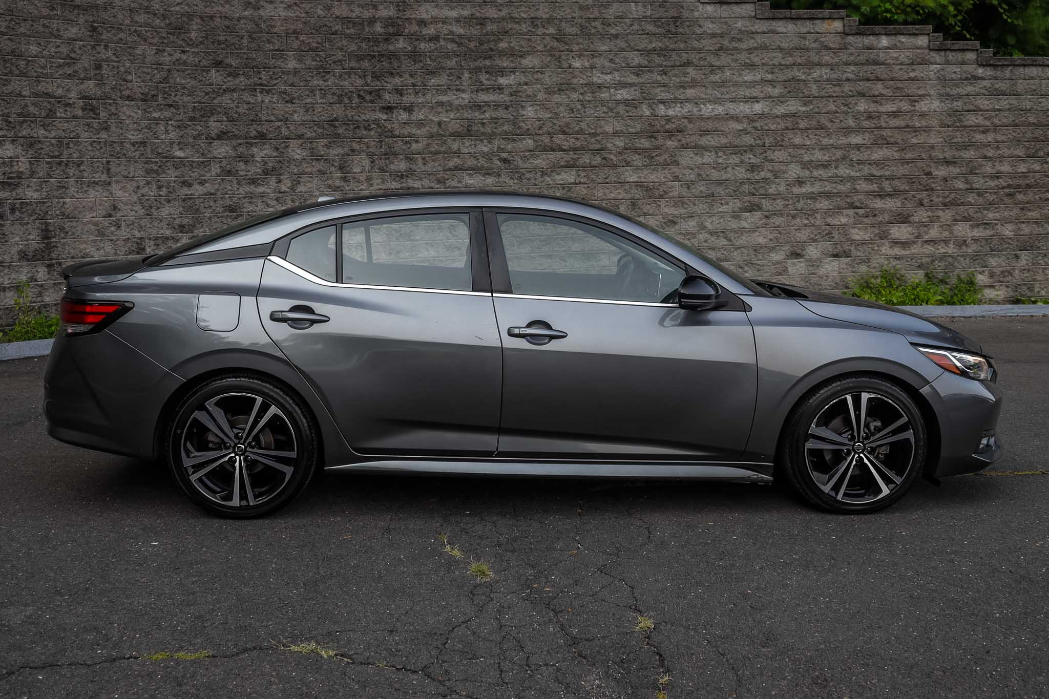 2021 Nissan Sentra SR photo 4