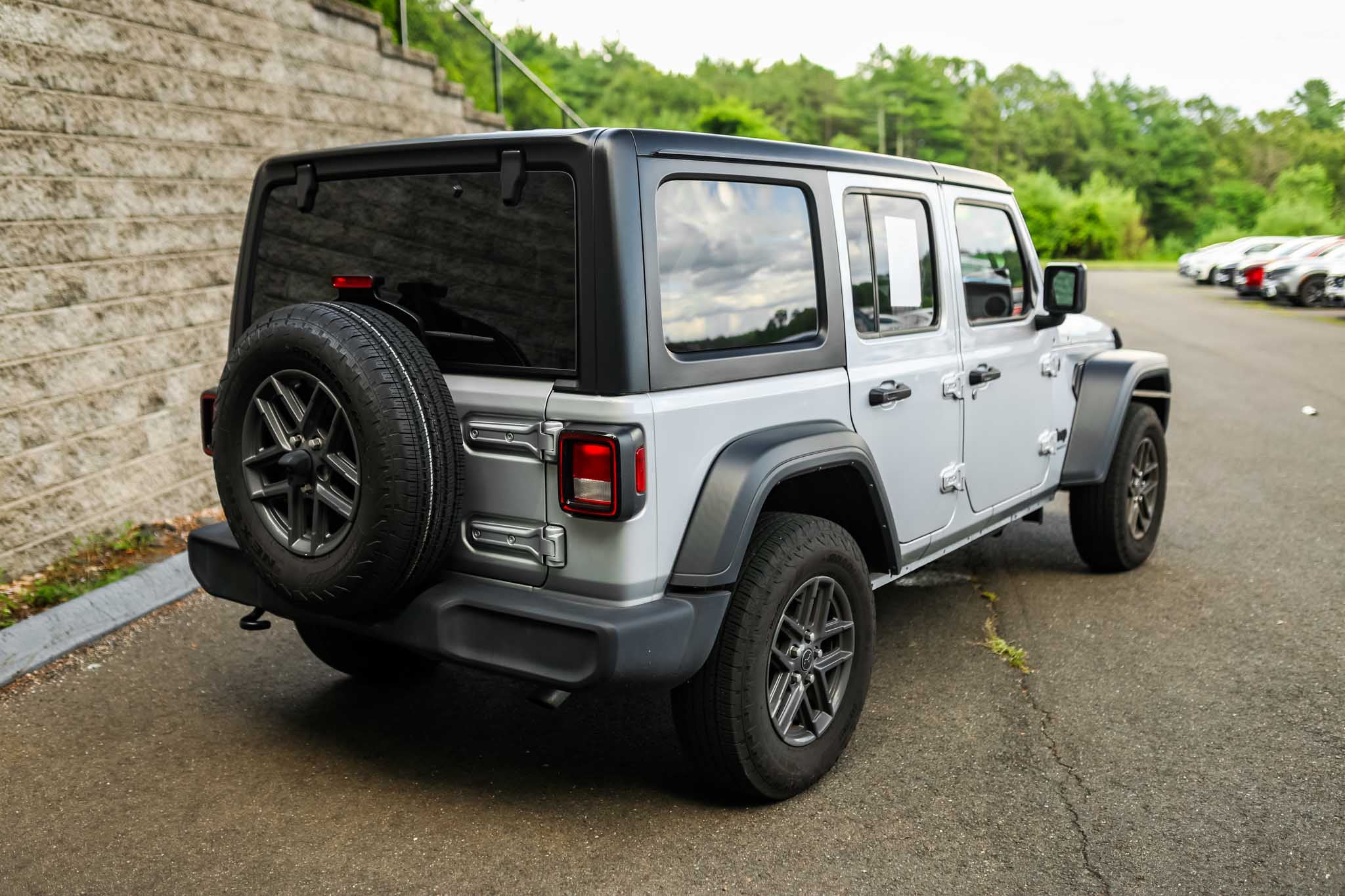 2024 Jeep Wrangler Sport S photo 4
