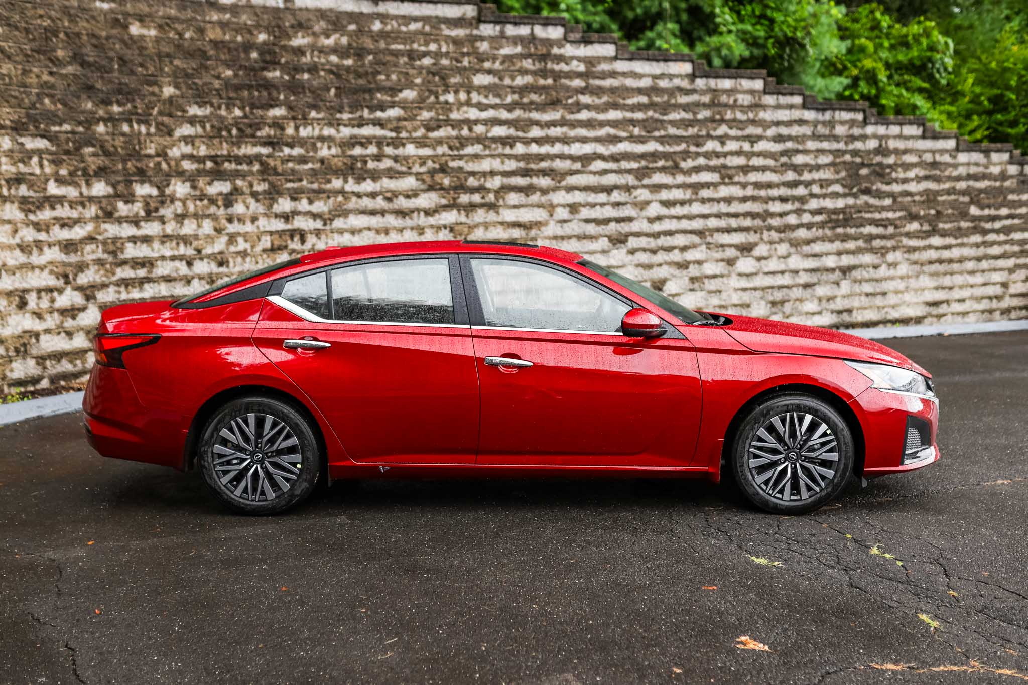2024 Nissan Altima 2.5 SV photo 2
