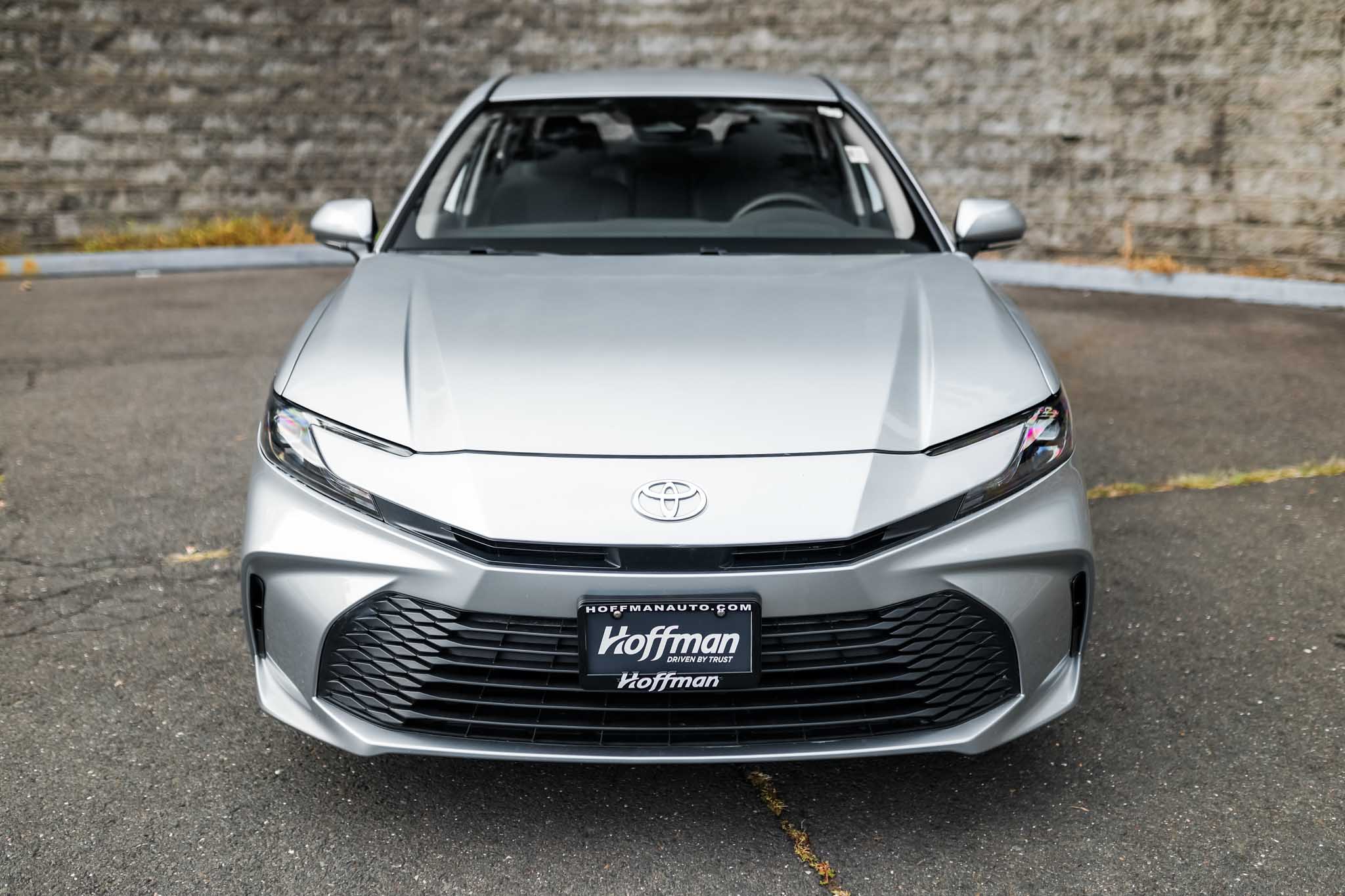 2025 Toyota Camry LE photo 2