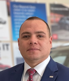 Staff member Luis Plaza from 8e4f33a62be1