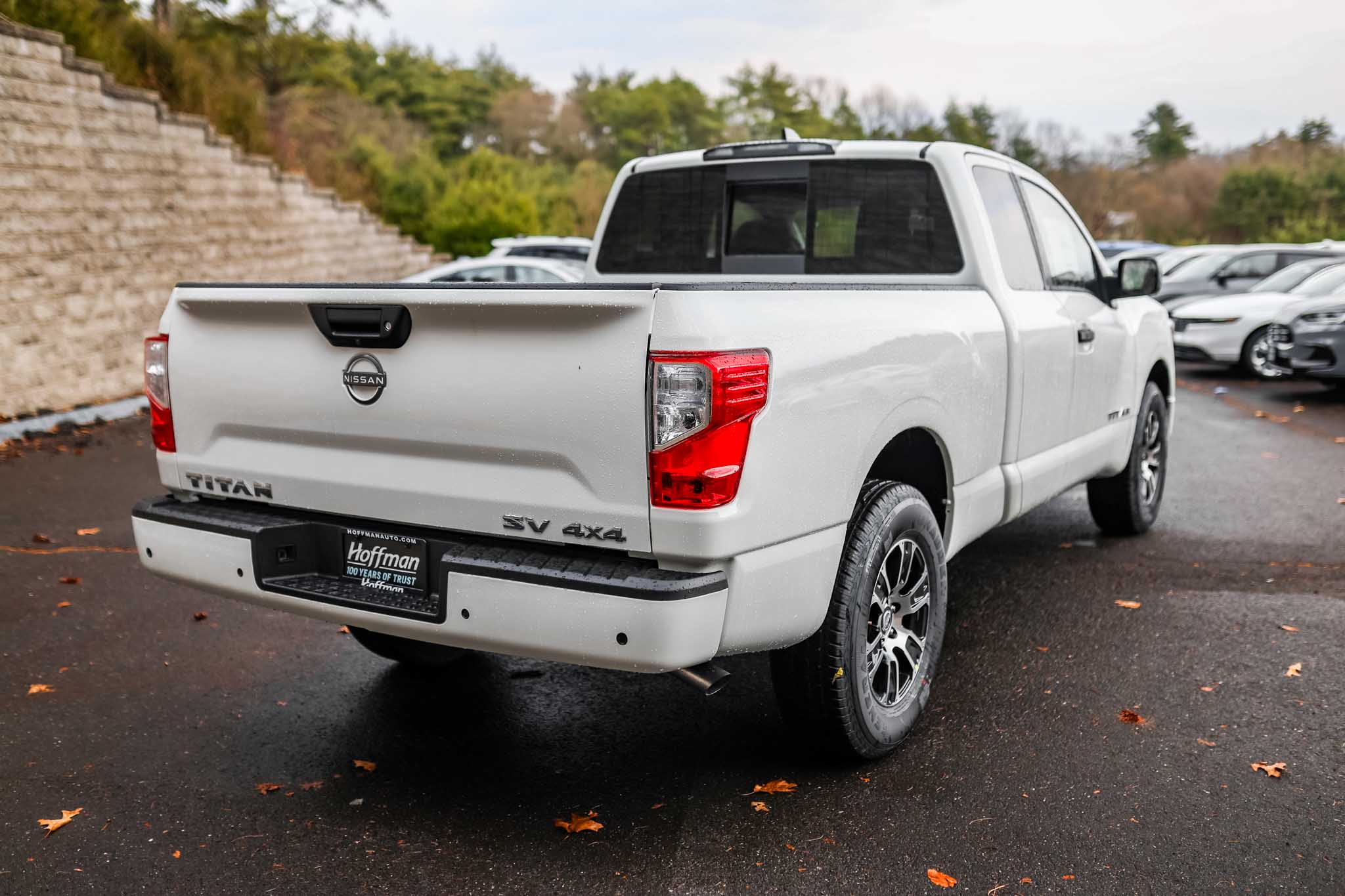 2024 Nissan Titan SV photo 3