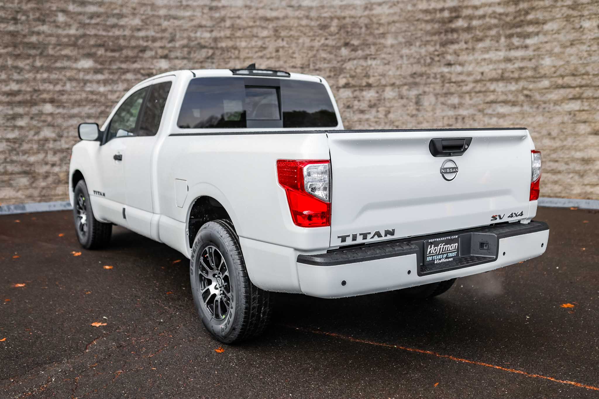 2024 Nissan Titan SV photo 4