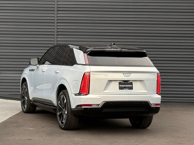 2025 Cadillac Escalade IQ Sport photo 3