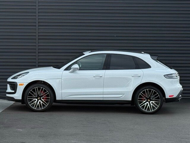 2025 Porsche Macan S photo 2