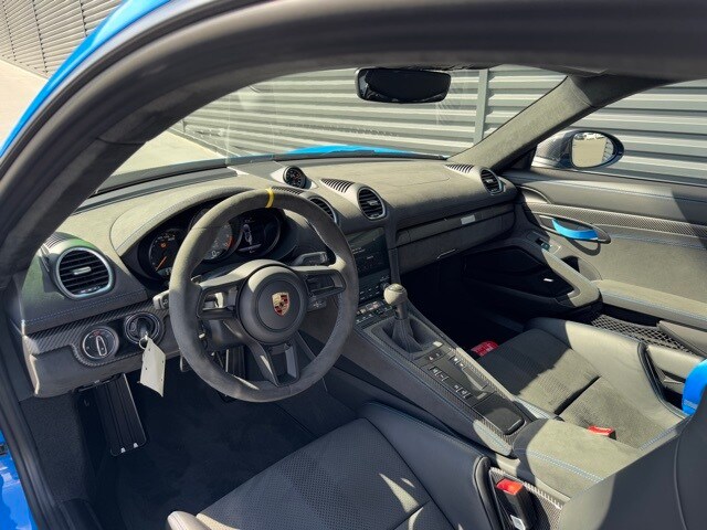 2025 Porsche Cayman GT4 RS photo 3