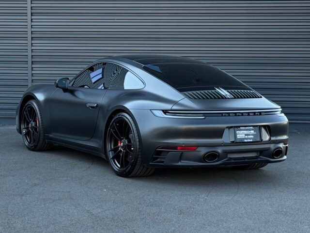 2023 Porsche 911 GTS photo 3