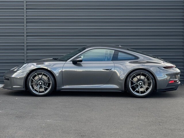 2023 Porsche 911 GT3 Touring photo 2