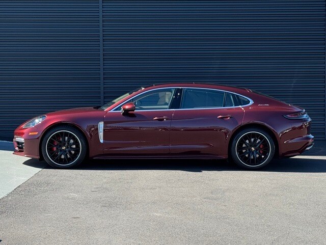 2023 Porsche Panamera 4S Executive photo 2