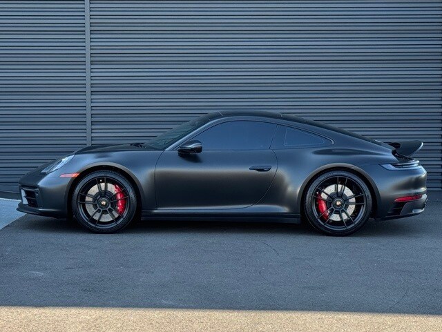 2023 Porsche 911 GTS photo 2