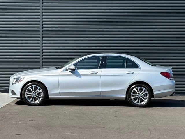 2016 Mercedes Benz C 300 4MATIC Sedan photo 2